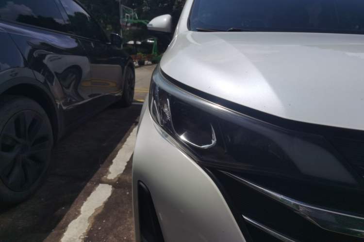 Used GAC Trumpchi M6 2019 270T Automatic Luxury Edition (7-seater) China V Standard Right Front Headlight