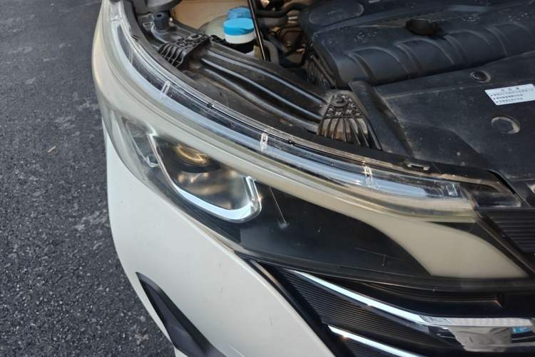 Used GAC Trumpchi M6 2019 270T DCT Luxury Edition (7-seater) China VI Right Front Headlight