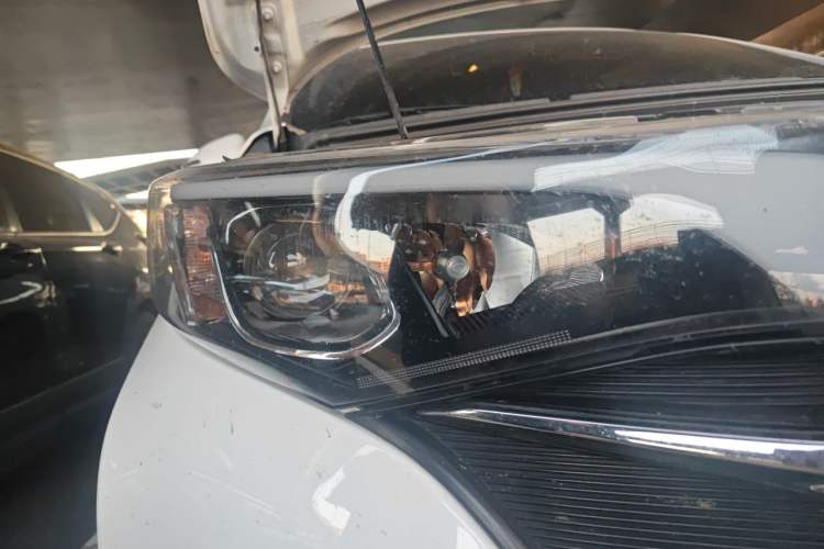 Used GAC Trumpchi M6 2019 270T DCT Luxury Edition (7-seater) China VI Right Front Headlight