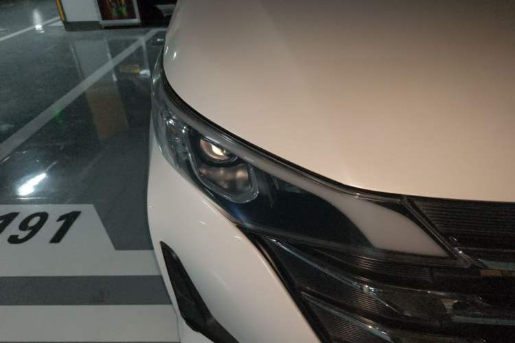 Used GAC Trumpchi M6 2019 270T DCT Prestige Edition (6-Seater) China VI Right Front Headlight