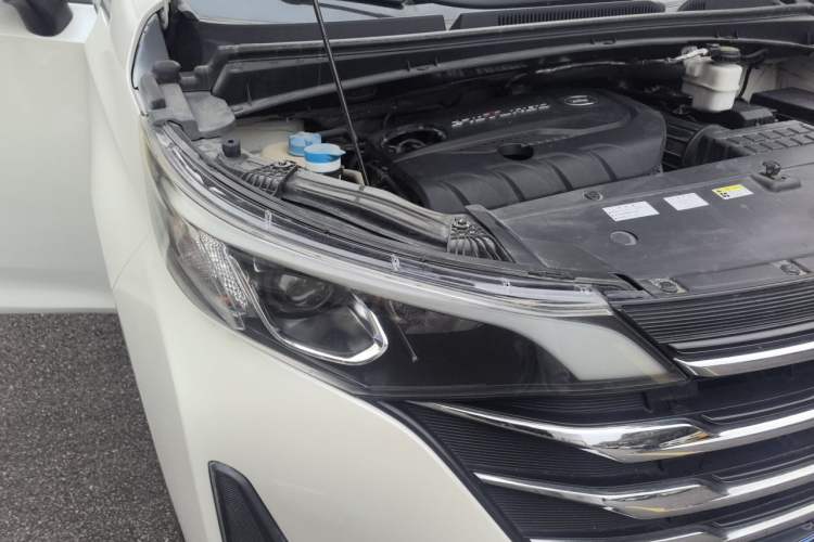 Used GAC Trumpchi M6 2019 270T Automatic Luxury Edition (6-seater) - China V Standard Right Front Headlight