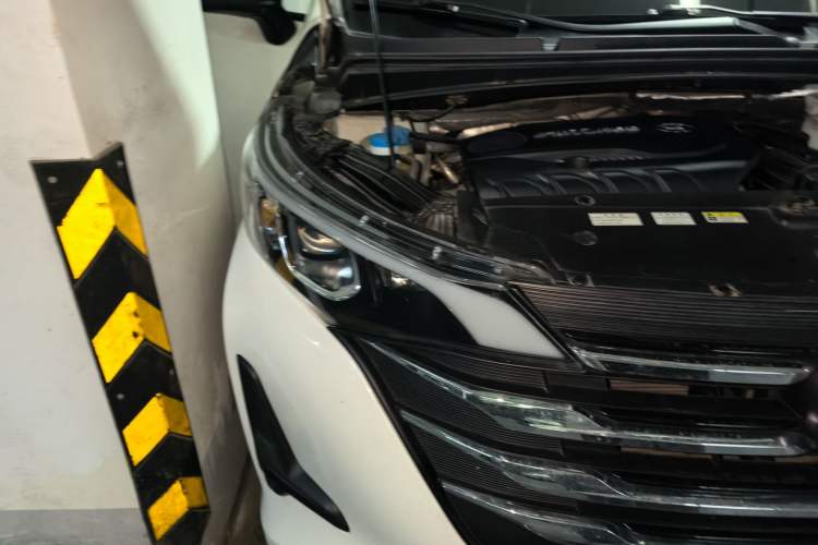 Used GAC Trumpchi M6 2019 270T DCT Luxury Edition (7-seater) China VI Right Front Headlight