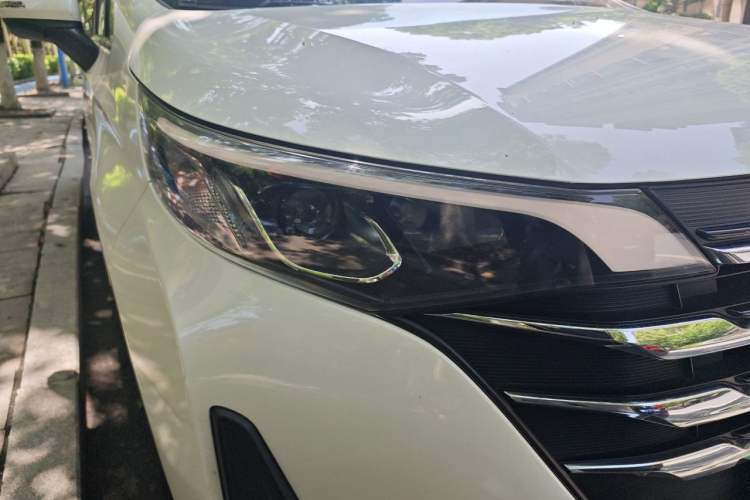 Used GAC Trumpchi M6 2019 270T Automatic Prestige Edition (7-seater) China V Standard Right Front Headlight