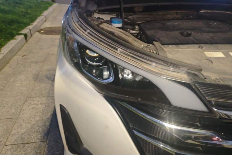 Used GAC Trumpchi M6 2019 270T DCT Luxury Edition (6-seater) China VI Right Front Headlight