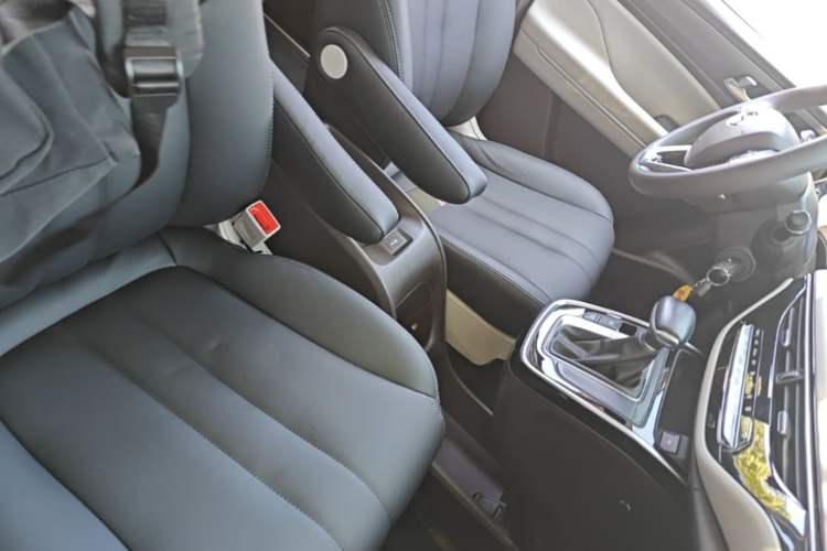Used GAC Trumpchi M6 2019 270T DCT Elite Edition (7-seater) China VI Right Front Seat