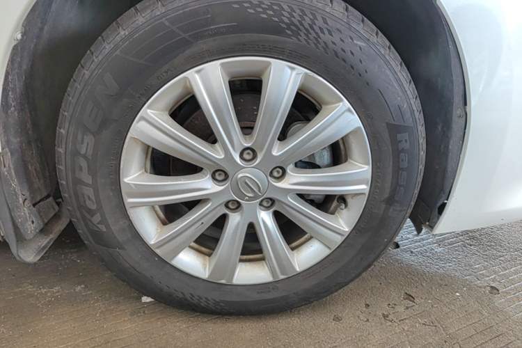 Used GAC Trumpchi M6 2019 270T Automatic Luxury Edition (7-seater) China V Standard Right Front Wheel Hub