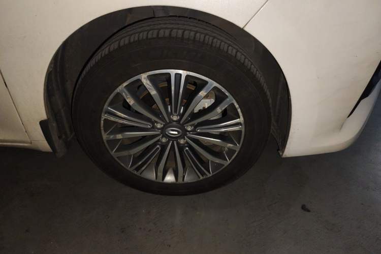 Used GAC Trumpchi M6 2019 270T Automatic Luxury Edition (7-seater) China V Standard Right Front Wheel Hub