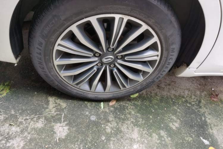 Used GAC Trumpchi M6 2019 270T Automatic Prestige Edition (6-seater) - China V Standard Right Front Wheel Hub