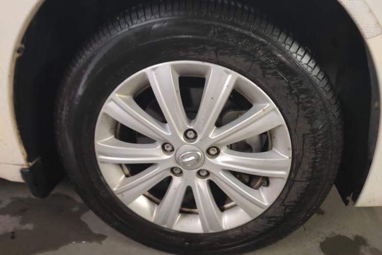 Used GAC Trumpchi M6 2019 270T Automatic Luxury Edition (7-seater) China V Standard Right Front Wheel Hub