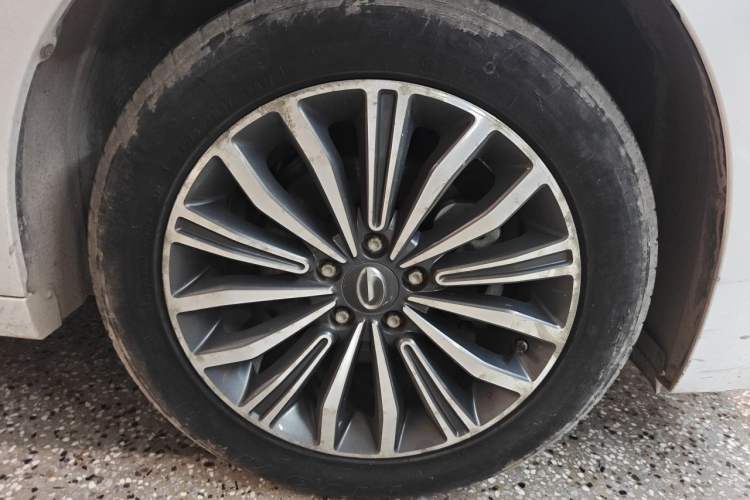 Used GAC Trumpchi M6 2019 270T Automatic Luxury Edition (7-seater) China V Standard Right Front Wheel Hub