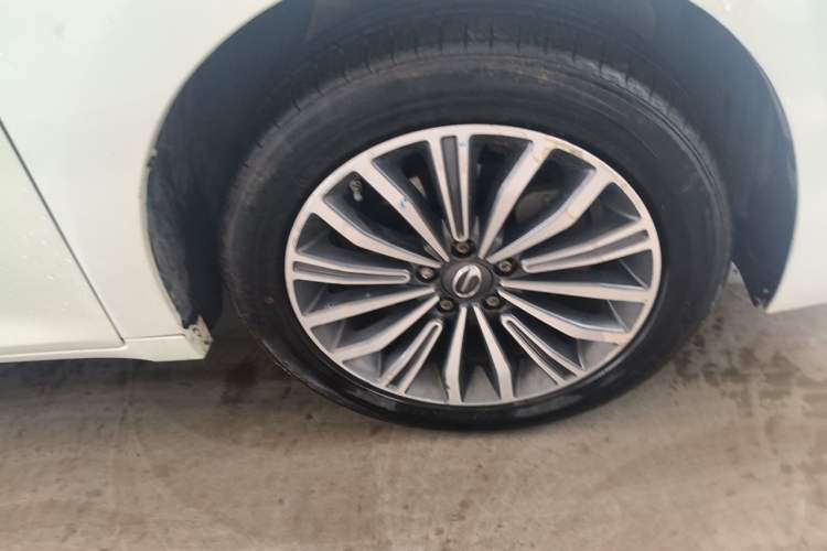 Used GAC Trumpchi M6 2019 270T Automatic Luxury Edition (7-seater) China V Standard Right Front Wheel Hub