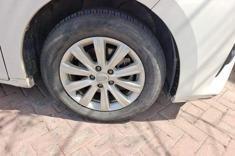 Used GAC Trumpchi M6 2019 270T Automatic Luxury Edition (7-seater) China V Standard Right Front Wheel Hub