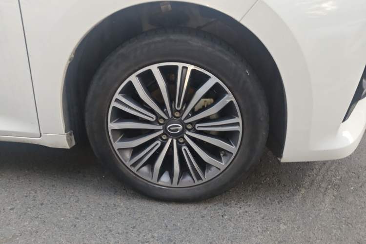 Used GAC Trumpchi M6 2019 270T DCT Luxury Edition (7-seater) China VI Right Front Wheel Hub