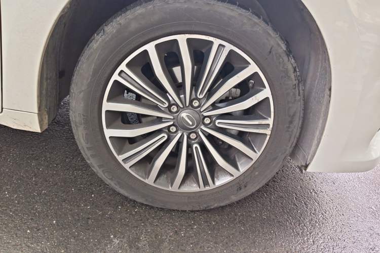 Used GAC Trumpchi M6 2019 270T Automatic Prestige Edition (6-seater) - China V Standard Right Front Wheel Hub