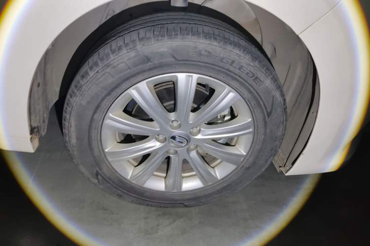 Used GAC Trumpchi M6 2019 270T Manual Elite Edition (7-seater) China V Standard Right Front Wheel Hub