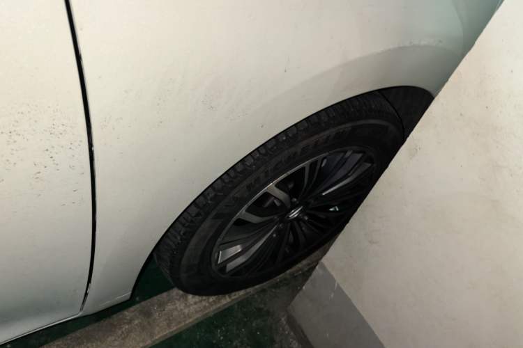 Used GAC Trumpchi M6 2019 270T DCT Luxury Edition (7-seater) China VI Right Front Wheel Hub