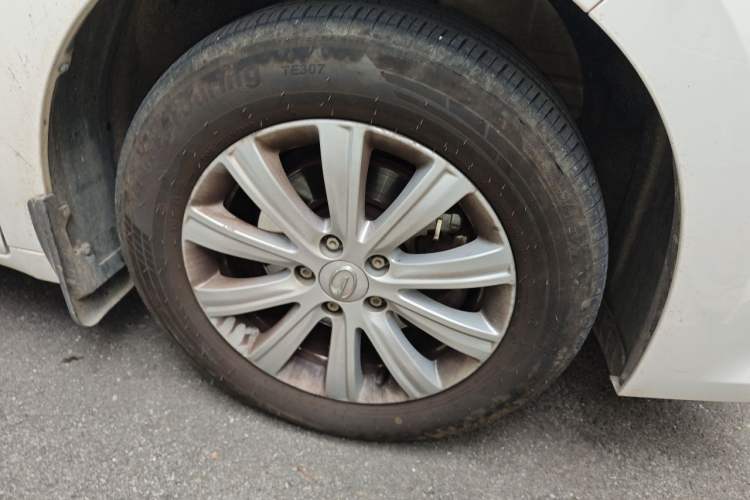 Used GAC Trumpchi M6 2019 270T Automatic Elite Edition (7-seater) China V Standard Right Front Wheel Hub