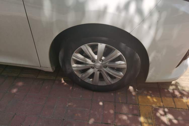 Used GAC Trumpchi M6 2019 270T Automatic Elite Edition (7-seater) China V Standard Right Front Wheel Hub