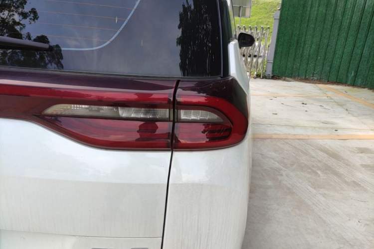 Used GAC Trumpchi M6 2019 270T DCT Prestige Edition (7-seater) China VI Right Rear Taillight
