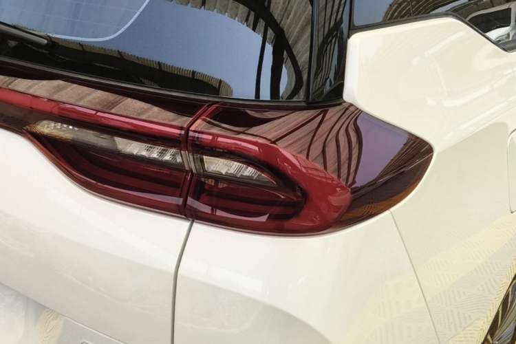 Used GAC Trumpchi M6 2019 270T Automatic Prestige Edition (6-seater) - China V Standard Right Rear Taillight
