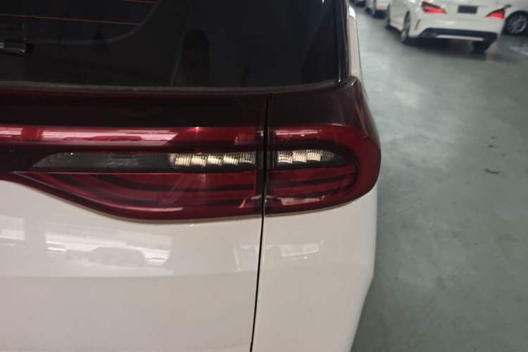 Used GAC Trumpchi M6 2019 270T Automatic Luxury Edition (7-seater) China V Standard Right Rear Taillight