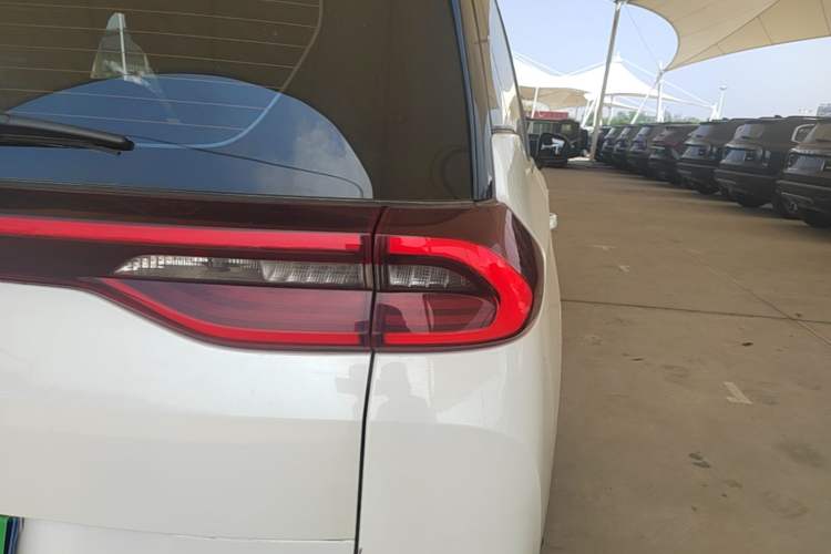 Used GAC Trumpchi M6 2019 270T DCT Luxury Edition (7-seater) China VI Right Rear Taillight