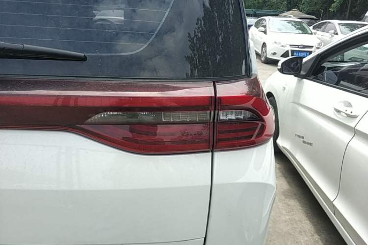 Used GAC Trumpchi M6 2019 270T DCT Luxury Edition (7-seater) China VI Right Rear Taillight