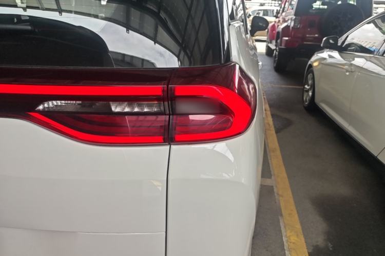Used GAC Trumpchi M6 2019 270T DCT Prestige Edition (7-seater) China VI Right Rear Taillight