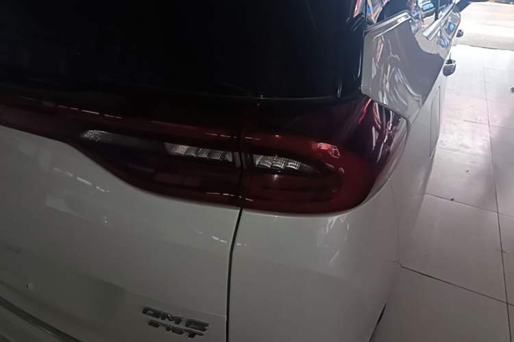 Used GAC Trumpchi M6 2019 270T DCT Luxury Edition (6-seater) China VI Right Rear Taillight