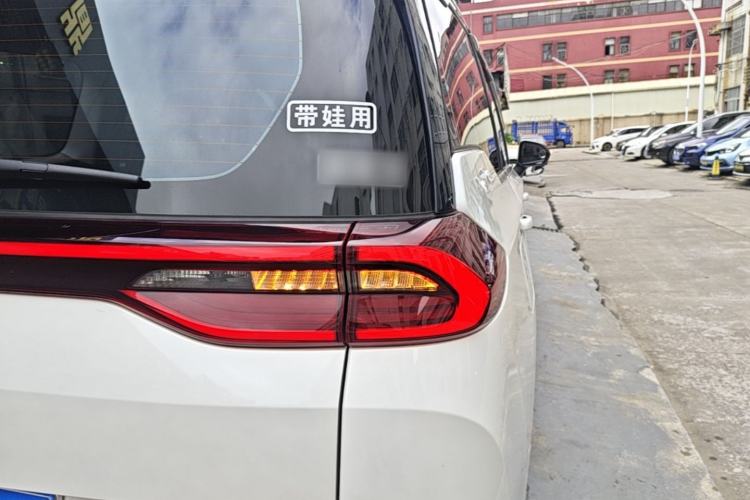 Used GAC Trumpchi M6 2019 270T DCT Luxury Edition (7-seater) China VI Right Rear Taillight