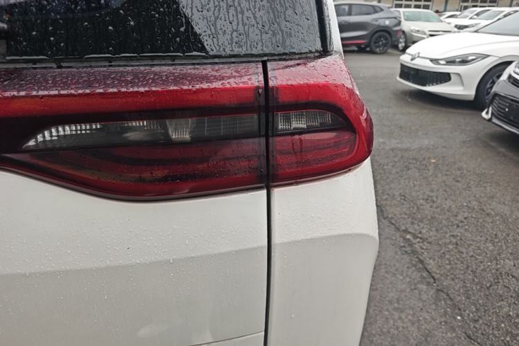 Used GAC Trumpchi M6 2019 270T DCT Elite Edition (7-seater) China VI Right Rear Taillight