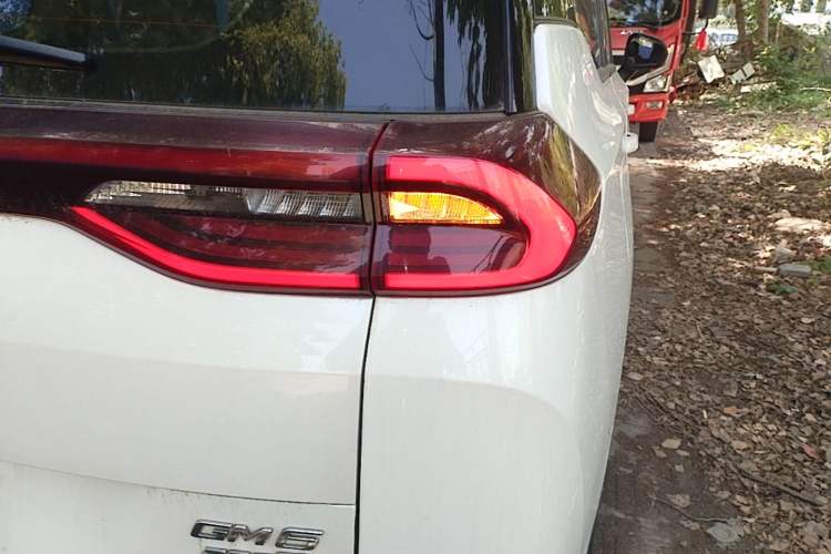 Used GAC Trumpchi M6 2019 270T Automatic Luxury Edition (7-seater) China V Standard Right Rear Taillight