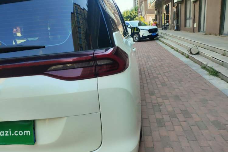 Used GAC Trumpchi M6 2019 270T Automatic Luxury Edition (6-seater) - China V Standard Right Rear Taillight
