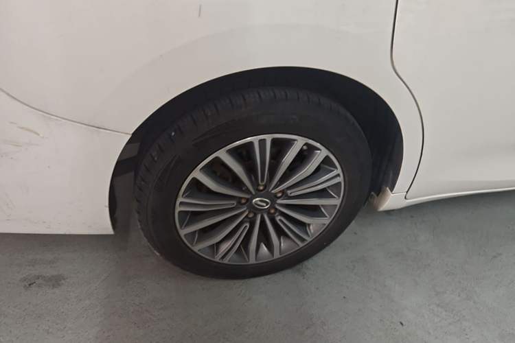 Used GAC Trumpchi M6 2019 270T Automatic Luxury Edition (7-seater) China V Standard Right Rear Wheel Hub