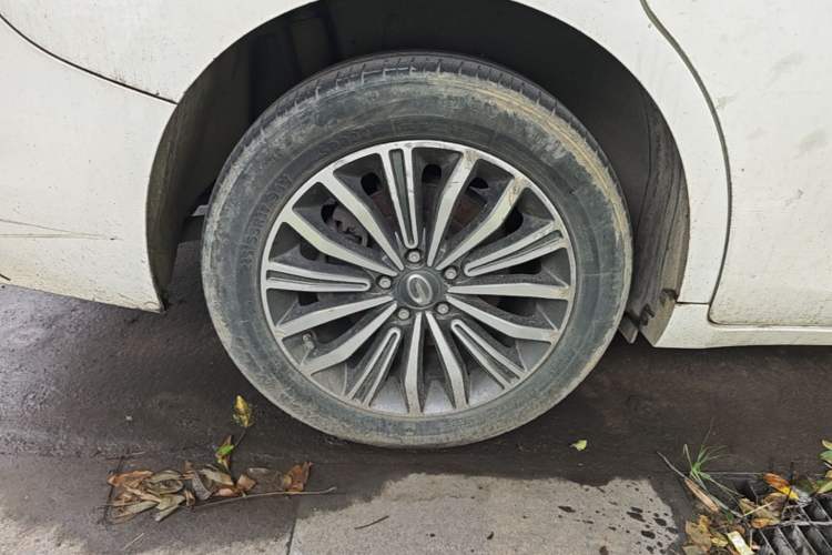 Used GAC Trumpchi M6 2019 270T DCT Luxury Edition (7-seater) China VI Right Rear Wheel Hub