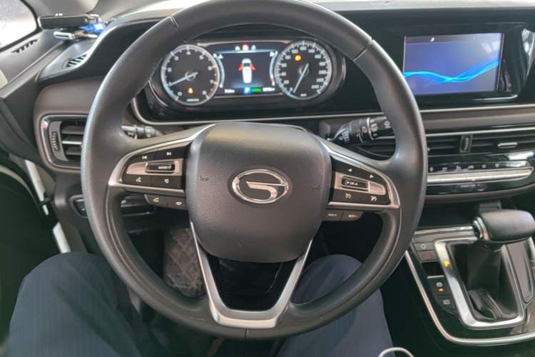 Used GAC Trumpchi M6 2019 270T Automatic Luxury Edition (7-seater) China V Standard Steering Wheel