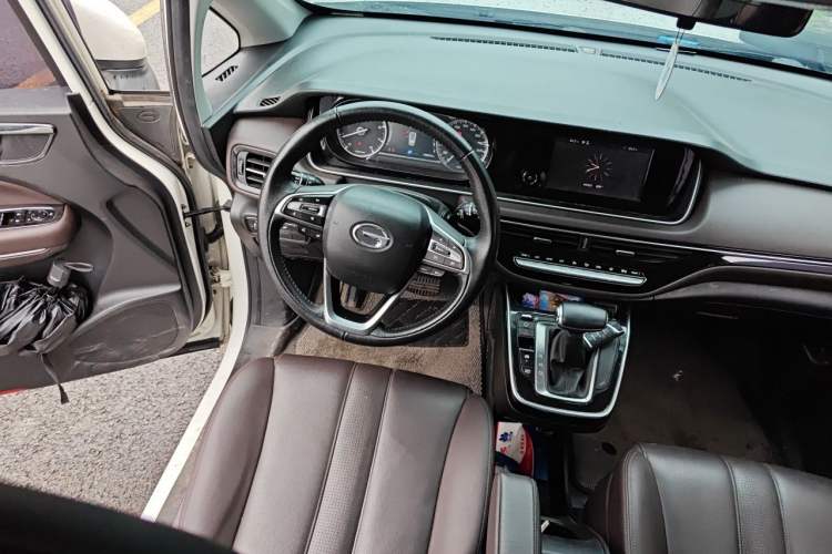 Used GAC Trumpchi M6 2019 270T Automatic Luxury Edition (7-seater) China V Standard Steering Wheel