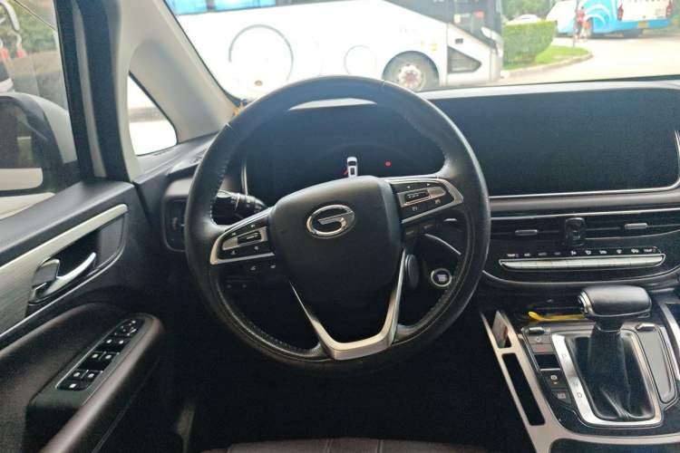 Used GAC Trumpchi M6 2019 270T Automatic Prestige Edition (7-seater) China V Standard Steering Wheel