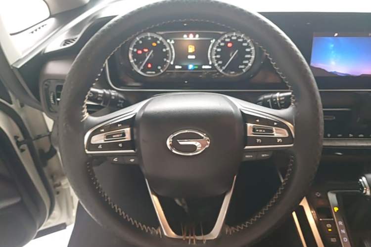 Used GAC Trumpchi M6 2019 270T Automatic Luxury Edition (7-seater) China V Standard Steering Wheel