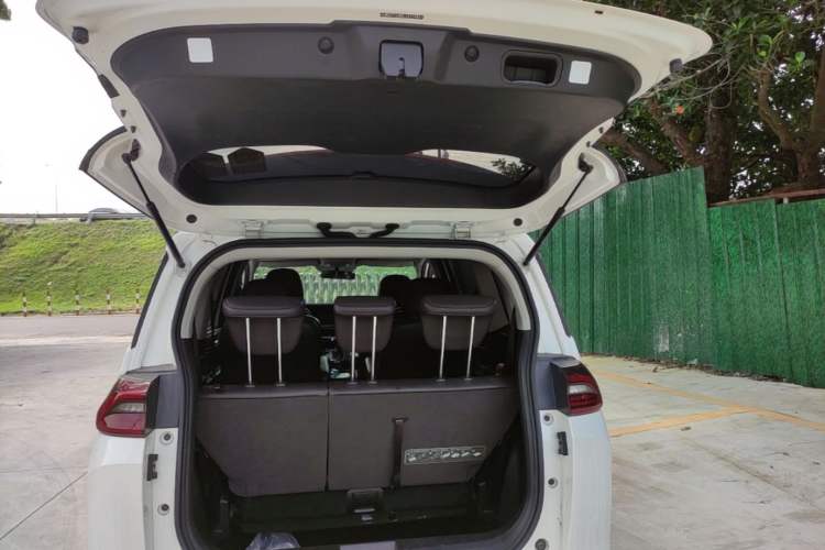 Used GAC Trumpchi M6 2019 270T DCT Prestige Edition (7-seater) China VI Trunk