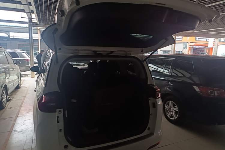 Used GAC Trumpchi M6 2019 270T DCT Luxury Edition (6-seater) China VI Trunk