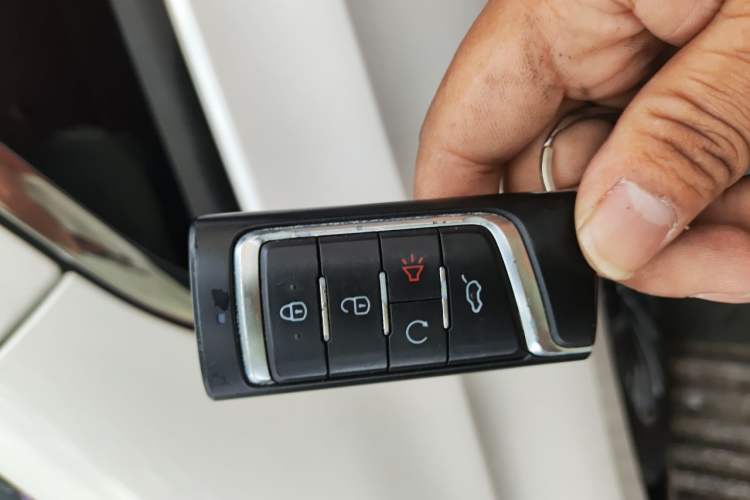 Used GAC Trumpchi M6 2019 270T Automatic Prestige Edition (6-seater) - China V Standard Vehicle Key