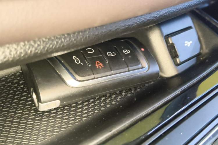 Used GAC Trumpchi M6 2019 270T DCT Luxury Edition (6-seater) China VI Vehicle Key