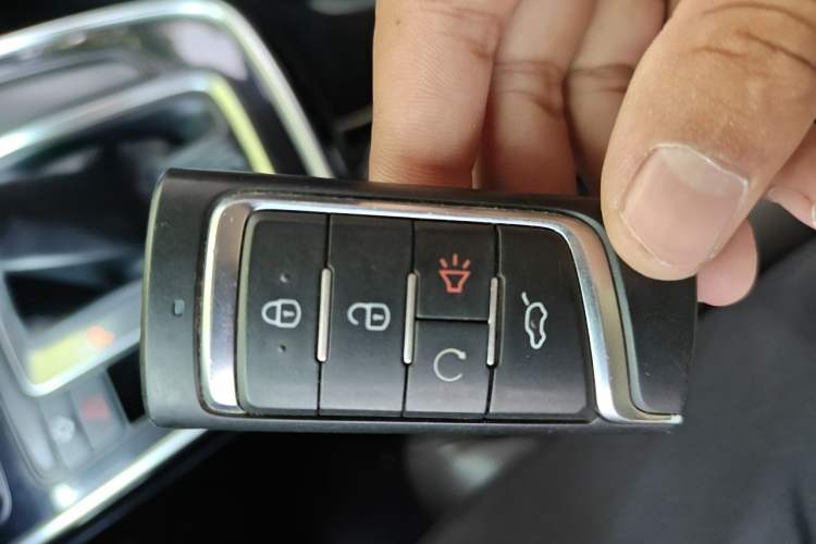 Used GAC Trumpchi M6 2019 270T Automatic Luxury Edition (7-seater) China V Standard Vehicle Key