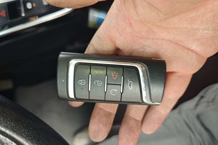 Used GAC Trumpchi M6 2019 270T Automatic Prestige Edition (6-seater) - China V Standard Vehicle Key