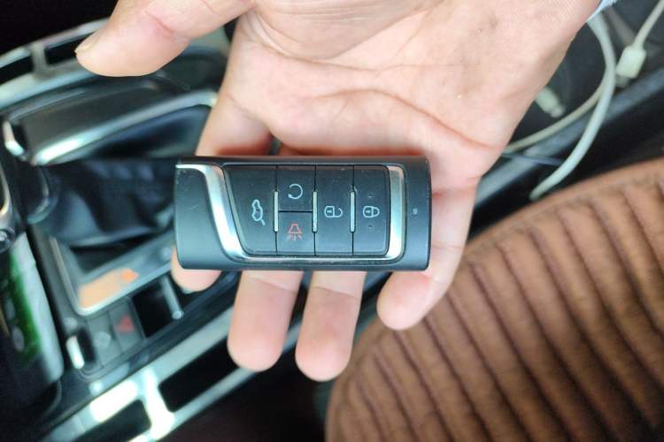 Used GAC Trumpchi M6 2019 270T Automatic Luxury Edition (7-seater) China V Standard Vehicle Key