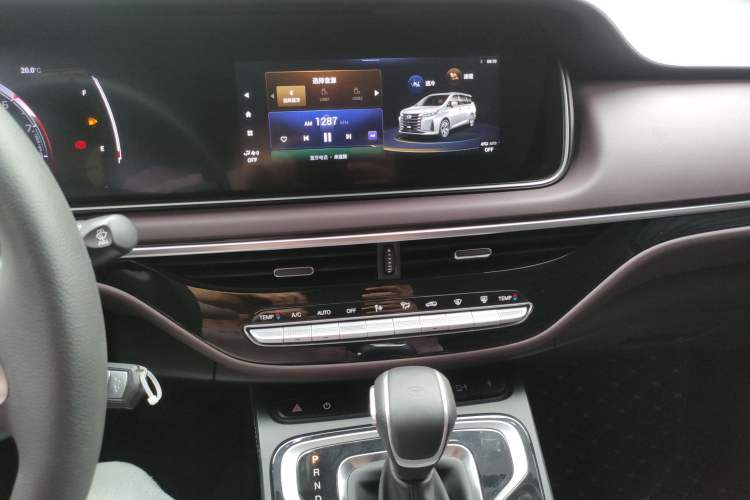 Used GAC Trumpchi M6 2021 PRO 270T Automatic Luxury Edition Audio And AC Panel