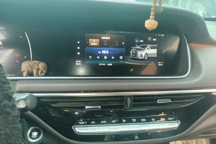 Used GAC Trumpchi M6 2021 PRO 270T DCT Luxury Edition Audio And AC Panel