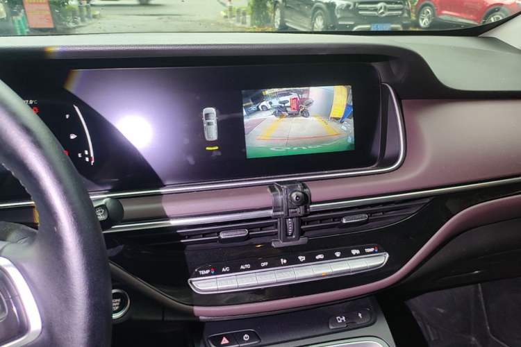 Used GAC Trumpchi M6 2021 270T DCT Luxury Edition (6-seater) Audio And AC Panel
