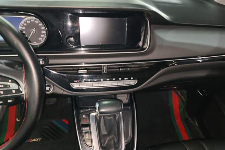 Used GAC Trumpchi M6 2021 270T DCT Luxury Edition (7 Seats) Audio And AC Panel